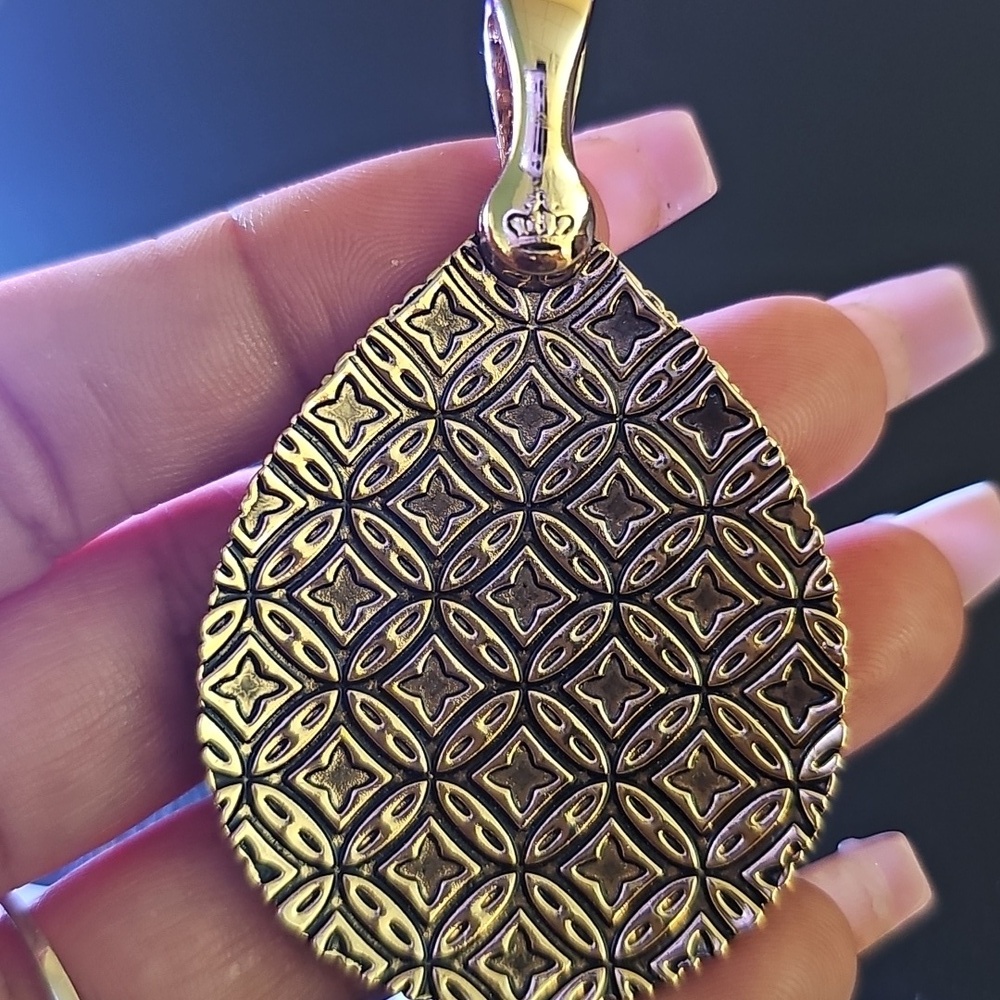 Premier Designs Rhinestone And Abalone Shell Pendant - Picture 5 of 8